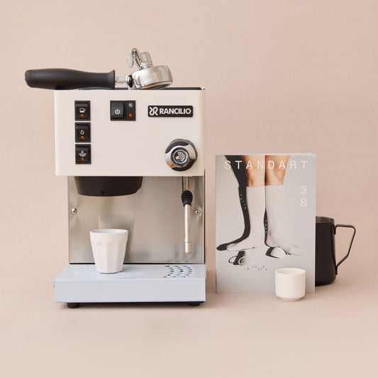 Standart Issue 38: Spick, Span & Coffee